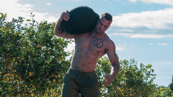 Was ist Strongman Training? Der kraftvolle Fitnesstrend im Überblick